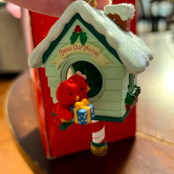 Bless Our Home Christmas Ornament Lustre Fame Cardinals Bird House Glitter 1992 - Picture 4 of 5